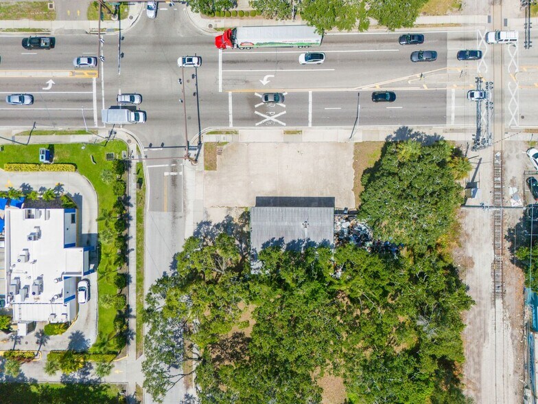 1000 N Washington Blvd, Sarasota, FL à vendre - Photo du bâtiment - Image 3 de 11
