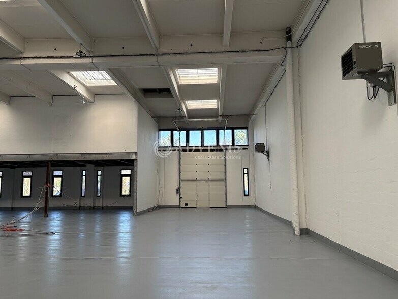 Flex dans Évry-Courcouronnes à louer - Photo du bâtiment - Image 3 de 5