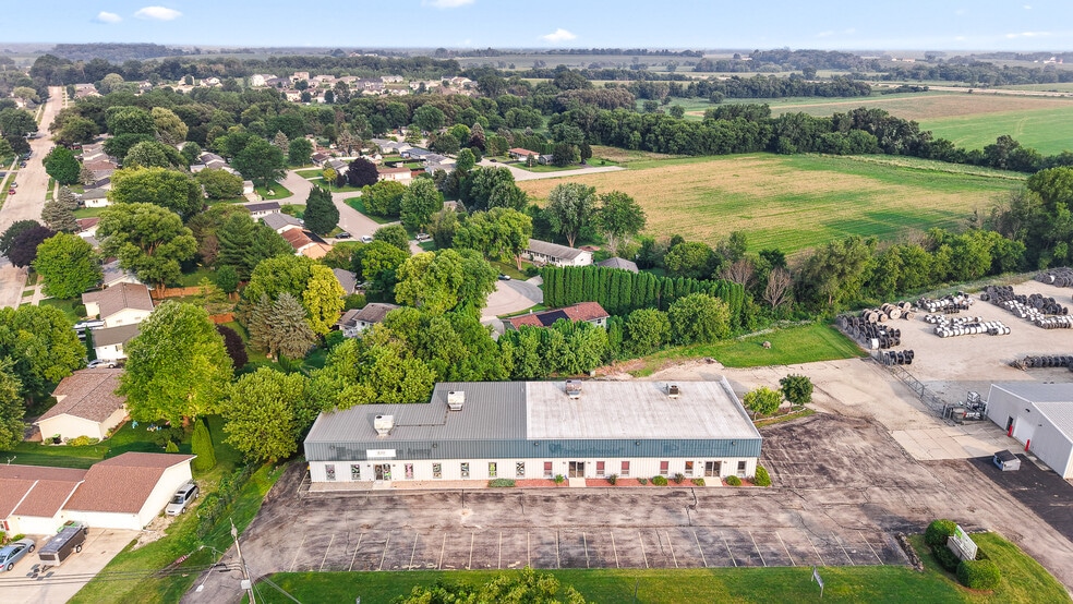 1015-1019 S Spring St, Beaver Dam, WI for sale - Building Photo - Image 3 of 8