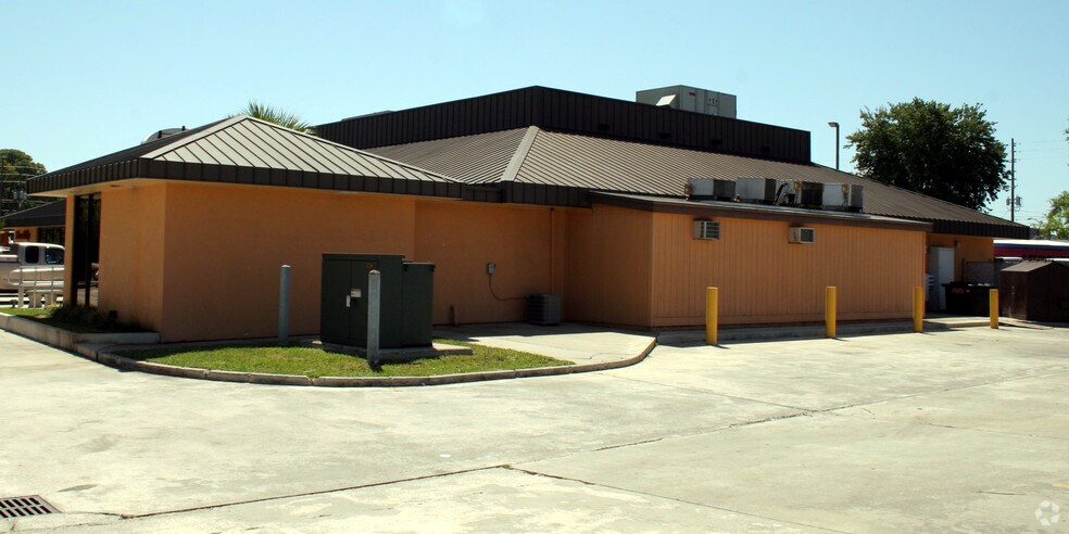 3216 University Blvd S, Jacksonville, FL à vendre - Photo du bâtiment - Image 2 de 4