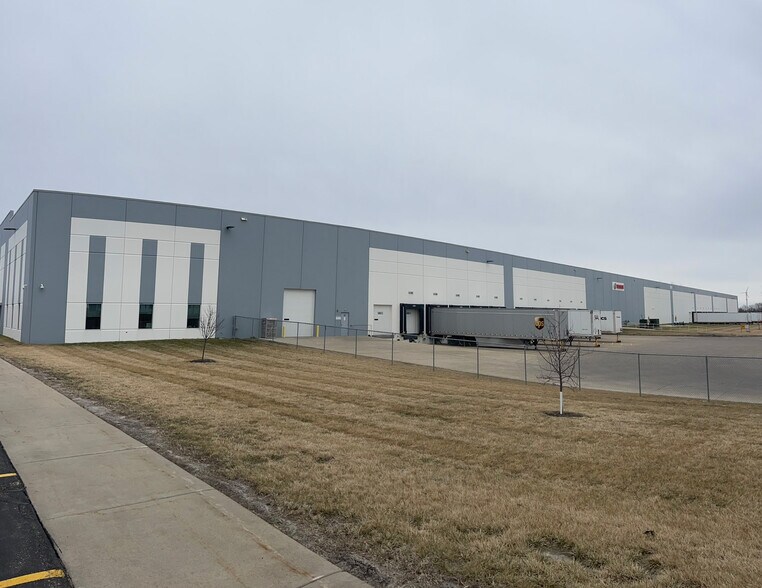 370 Festal Pl NW, Owatonna, MN à louer - Photo du bâtiment - Image 3 de 3