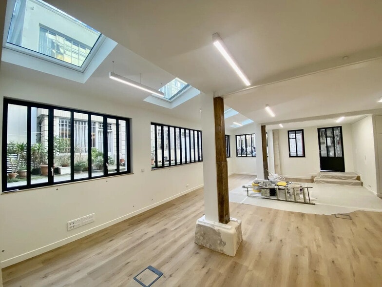10 Cite D'Angouleme, Paris for lease - Interior Photo - Image 3 of 9