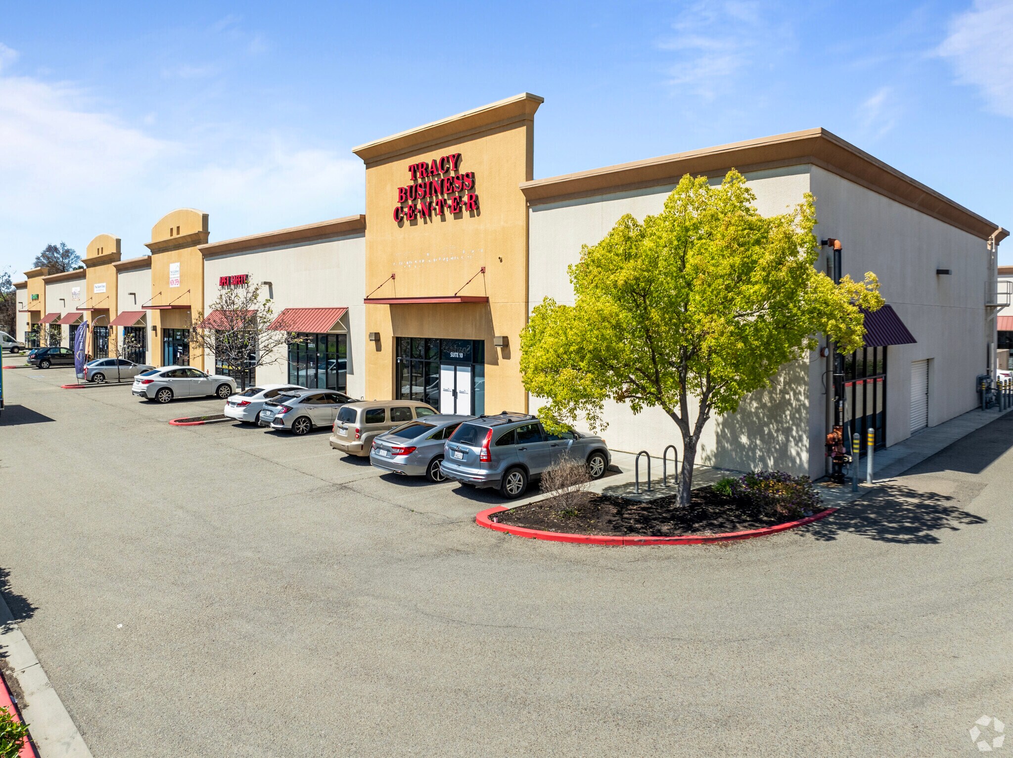 470 W Larch Rd, Tracy, CA for lease Primary Photo- Image 1 of 31