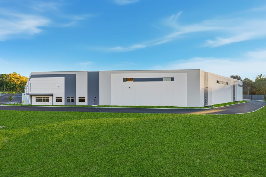 23 Cape Rd, Mendon, MA for lease - Building Photo - Image 2 of 6