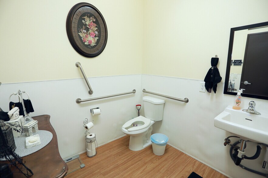 3468 E Sahara Ave, Las Vegas, NV à louer - Photo intérieure - Image 3 de 6