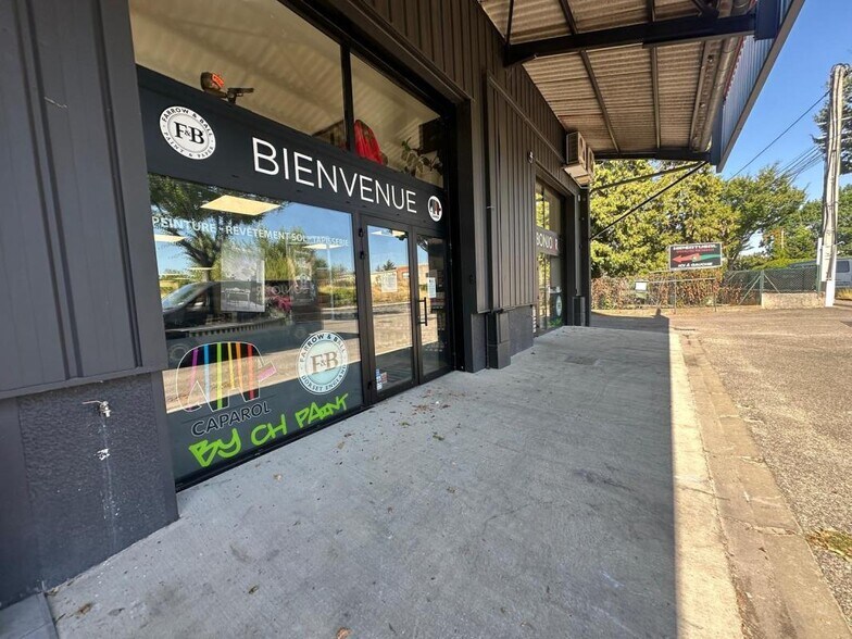 Retail in Craponne for lease - Building Photo - Image 2 of 6