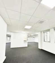 Office in Bonneuil-sur-Marne for lease Building Photo- Image 2 of 5