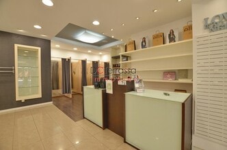 Retail in Terrassa, Barcelona for lease Interior Photo- Image 1 of 11