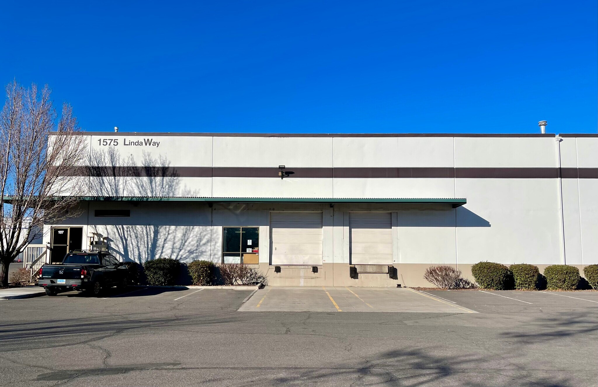 1575 Linda Way, Sparks, NV for lease Building Photo- Image 1 of 10