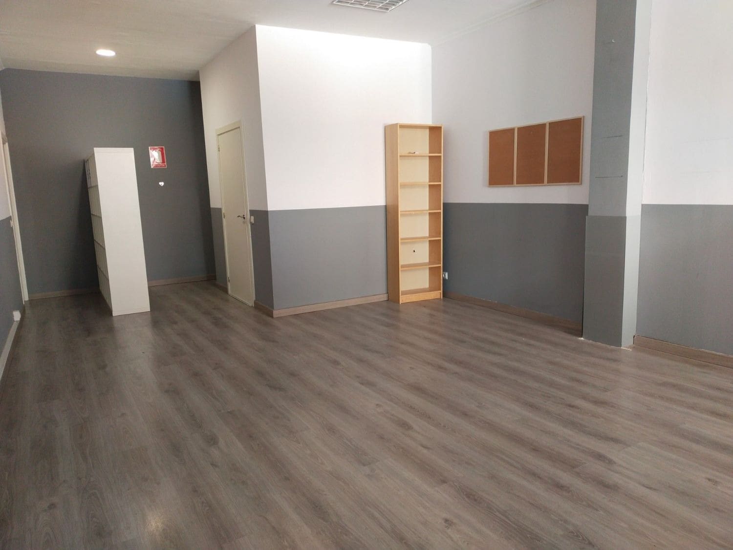 Retail in Fuenlabrada, Madrid for lease Interior Photo- Image 1 of 10