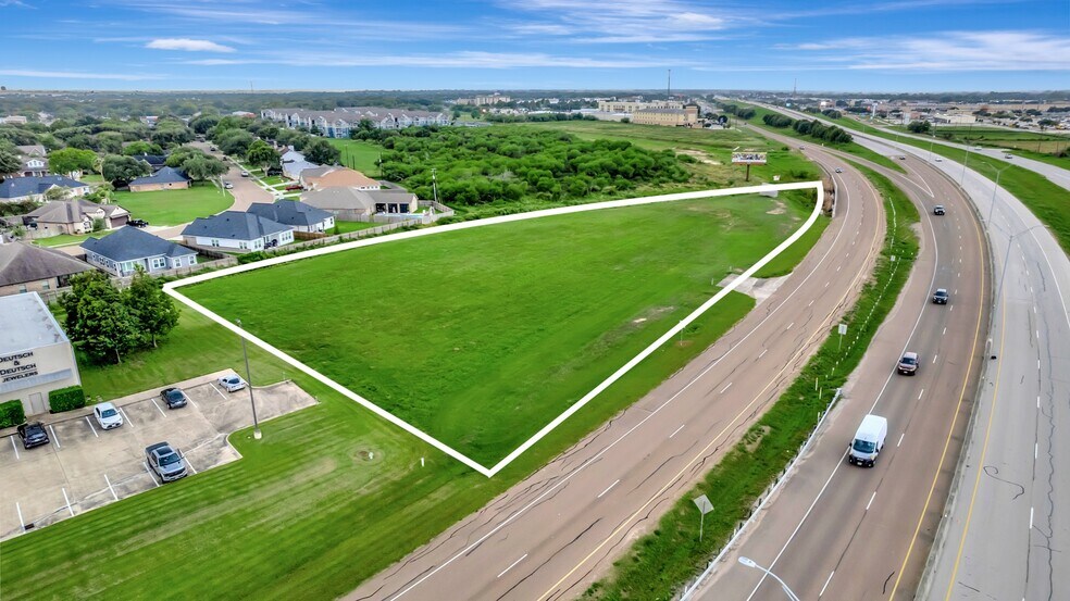 6201 Zac Lentz Pky, Victoria, TX à vendre - Photo du bâtiment - Image 3 de 11