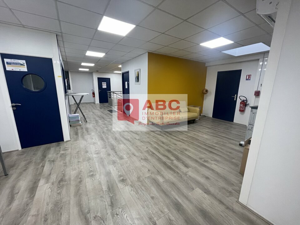 Office in Pérols for lease Interior Photo- Image 1 of 7