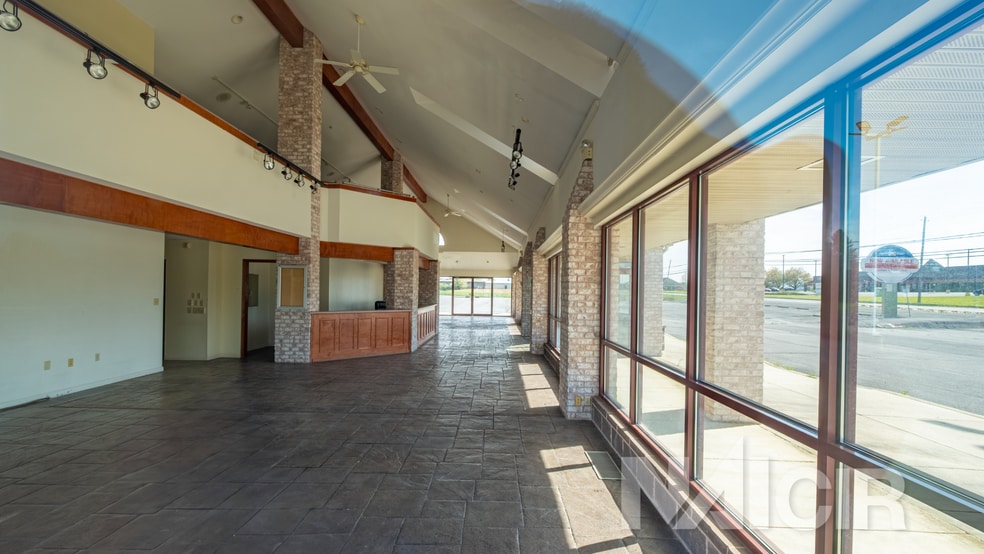 4005 Philadelphia Ave, Chambersburg, PA for lease - Building Photo - Image 3 of 4