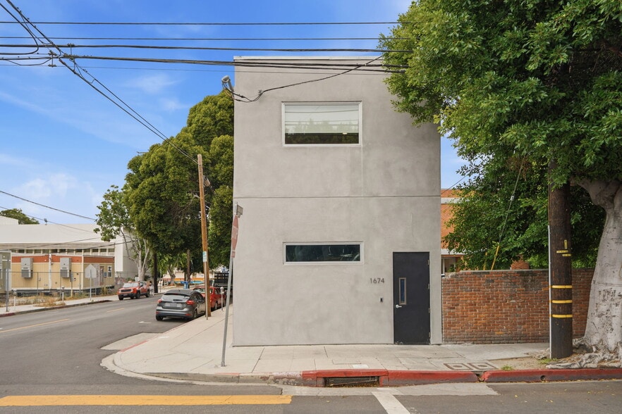 1674 Corinth Ave, Los Angeles, CA for sale - Building Photo - Image 2 of 11