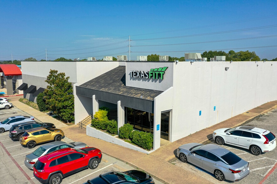 1917 W Pioneer Pky, Arlington, TX for sale - Building Photo - Image 1 of 12