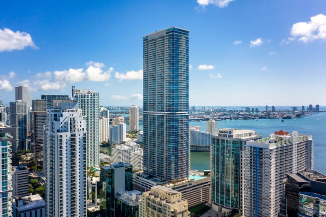 More details for 1100 Brickell Bay Dr, Miami, FL - Coworking for Lease