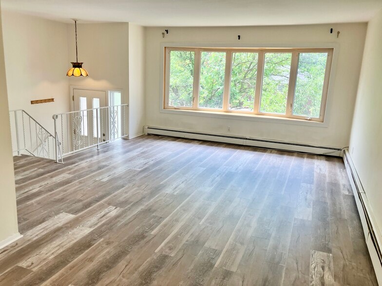 141 Dunbar Ave, Fords, NJ for sale - Interior Photo - Image 2 of 38