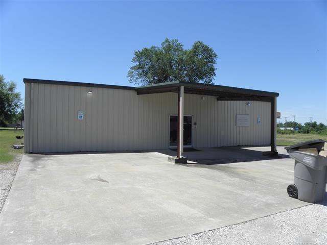 1110 SW 3rd St, Wagoner, OK for sale - Primary Photo - Image 1 of 1