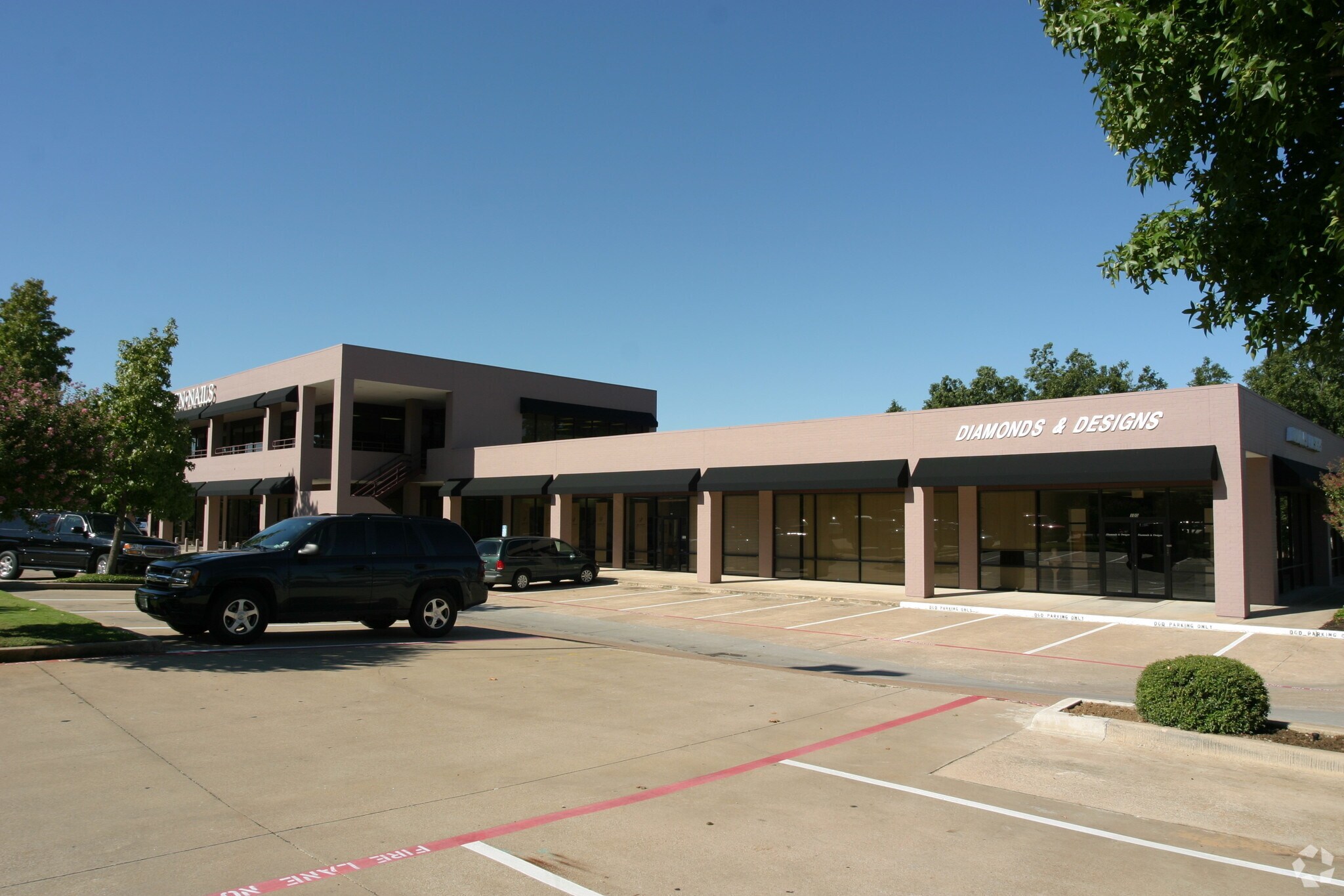 2200 W Park Row Dr, Pantego, TX à vendre Photo principale- Image 1 de 4