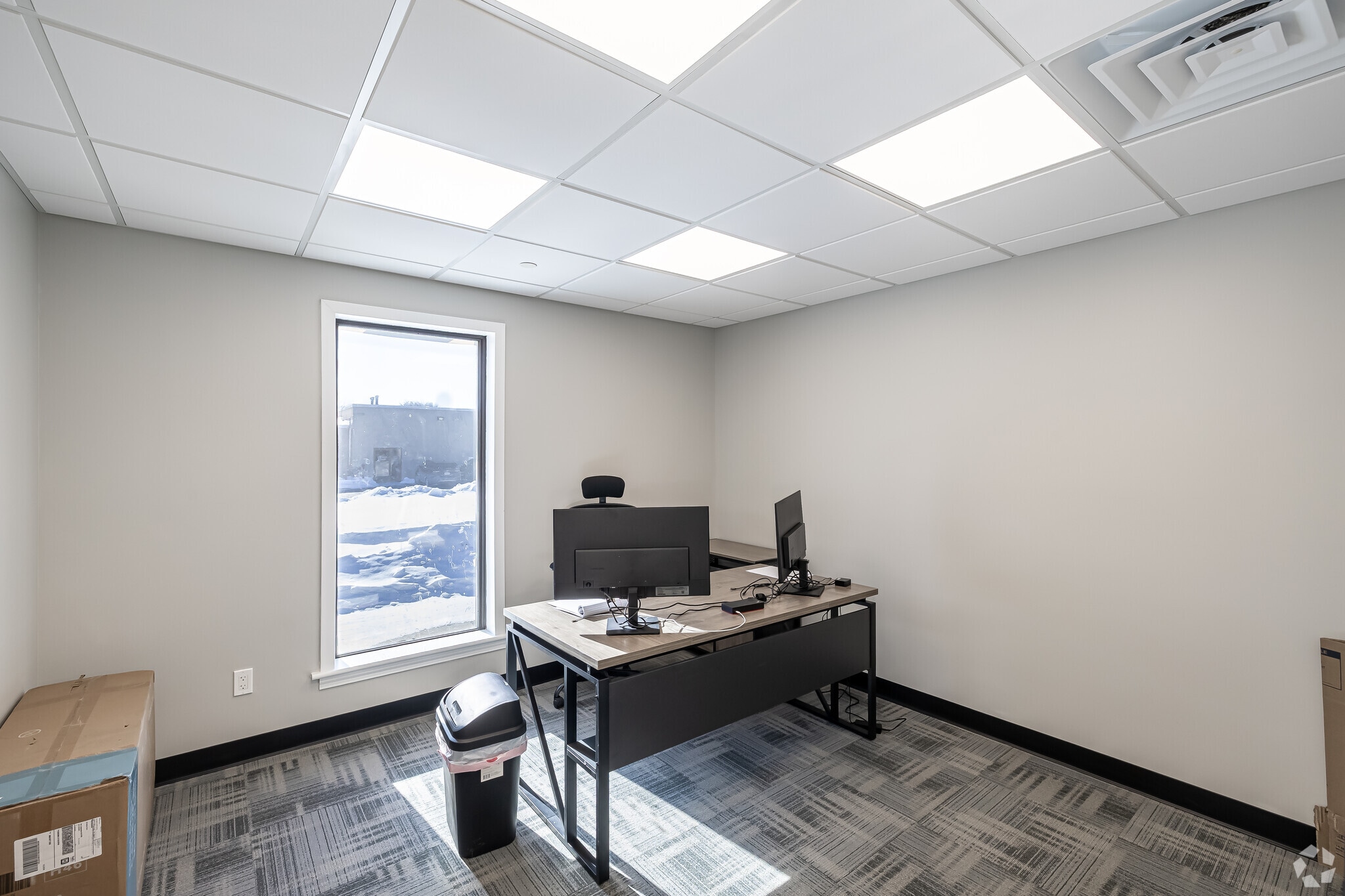 198-202 Benton Dr, East Longmeadow, MA for lease Interior Photo- Image 1 of 15