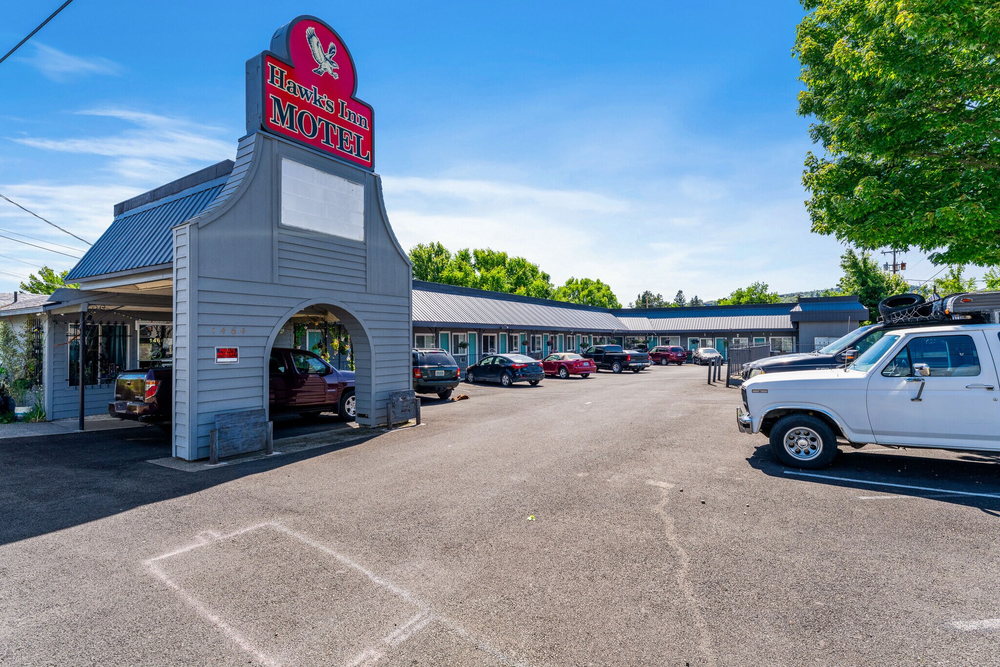1464 NW 6th St, Grants Pass, OR à vendre Photo du bâtiment- Image 1 de 18