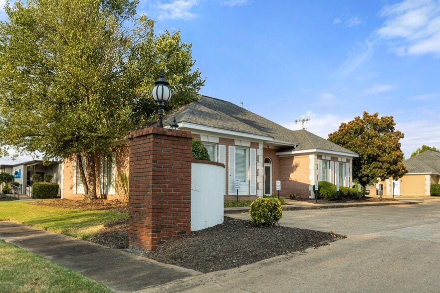 302 S Rhodes St, West Memphis, AR for sale - Building Photo - Image 3 of 3