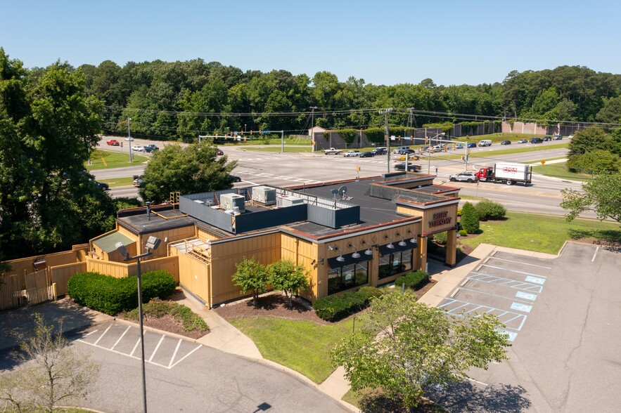 1-60 Town Center Way, Hampton, VA for lease - Building Photo - Image 1 of 5