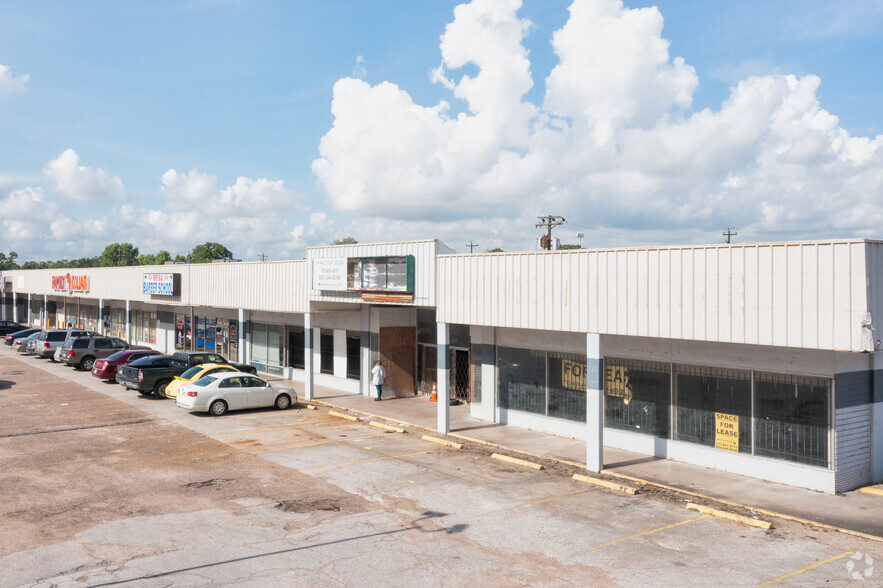 8415 Mesa Dr, Houston, TX for lease - Building Photo - Image 2 of 7