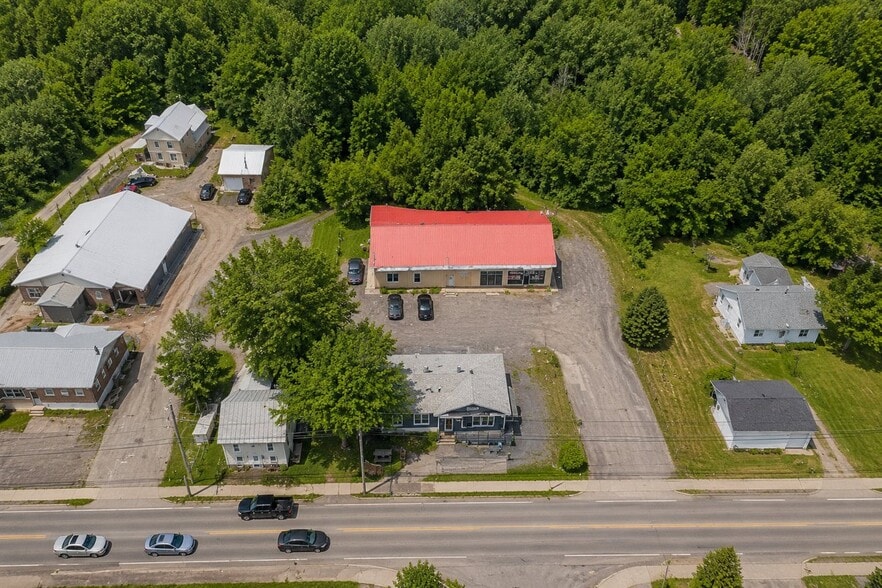 5206-5212 Rue Principale, Saint-Félix-de-Valois, QC à vendre - Photo principale - Image 1 de 6