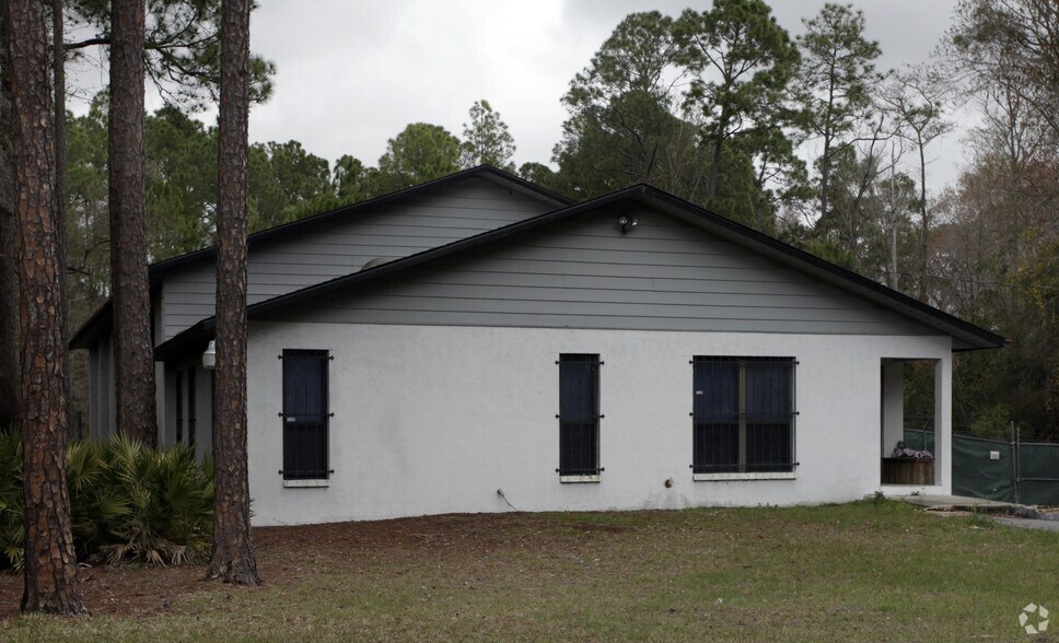 3822 NE 55th Pl, Gainesville, FL à louer - Photo du bâtiment - Image 2 de 5
