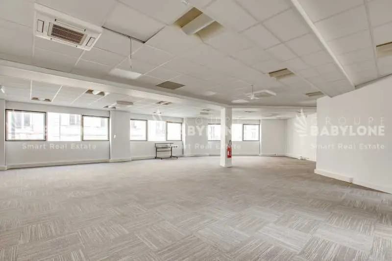 Office in Boulogne-Billancourt for lease Interior Photo- Image 1 of 12