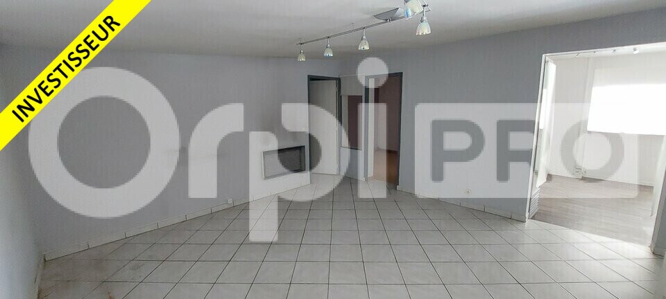 Retail in La Chapelle-en-Serval for sale - Interior Photo - Image 1 of 8