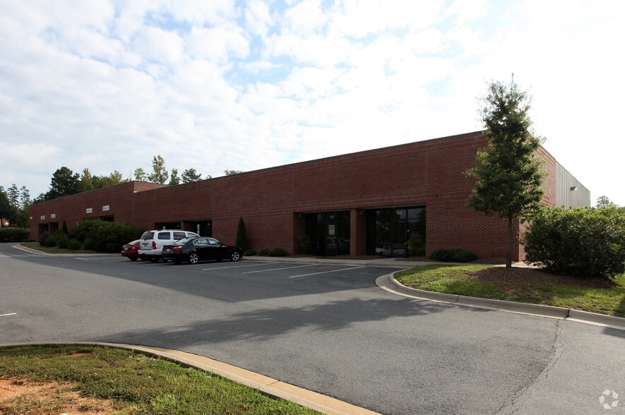 8810 Westgate Park Dr, Raleigh, NC for lease - Building Photo - Image 2 of 19