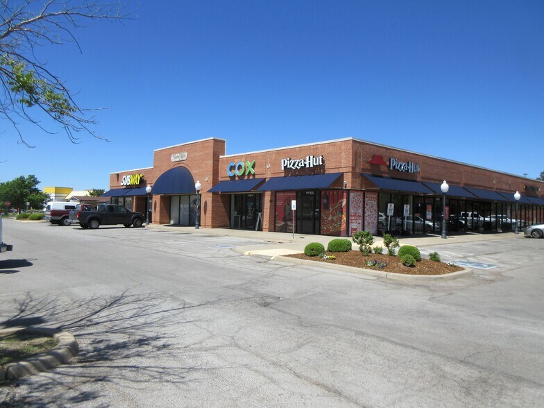 5511-5559 NW Expressway St, Oklahoma City, OK à louer - Photo du bâtiment - Image 1 de 7