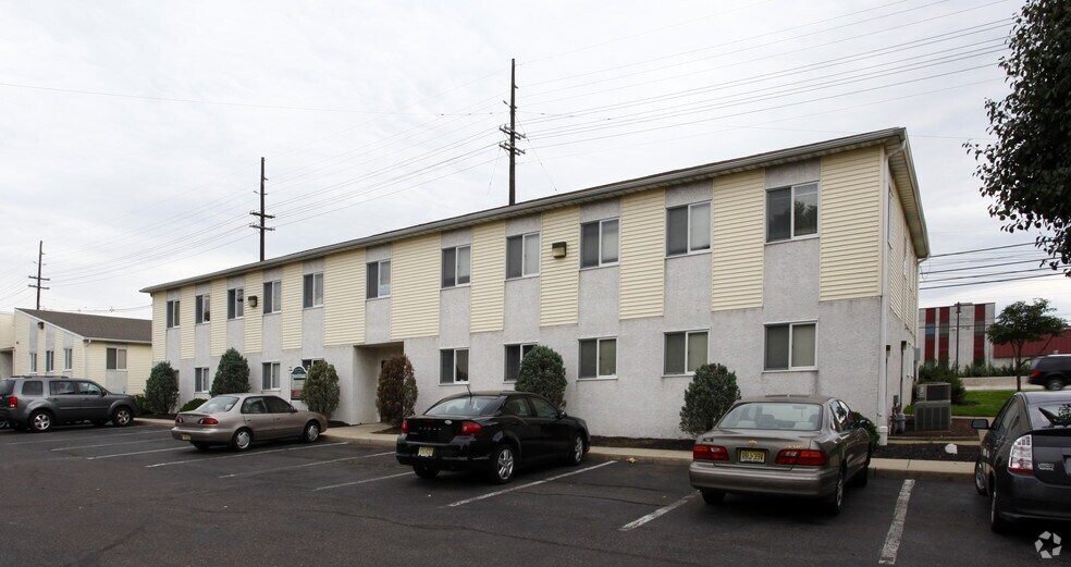 101 Rt 130, Cinnaminson, NJ à louer - Photo du bâtiment - Image 3 de 19