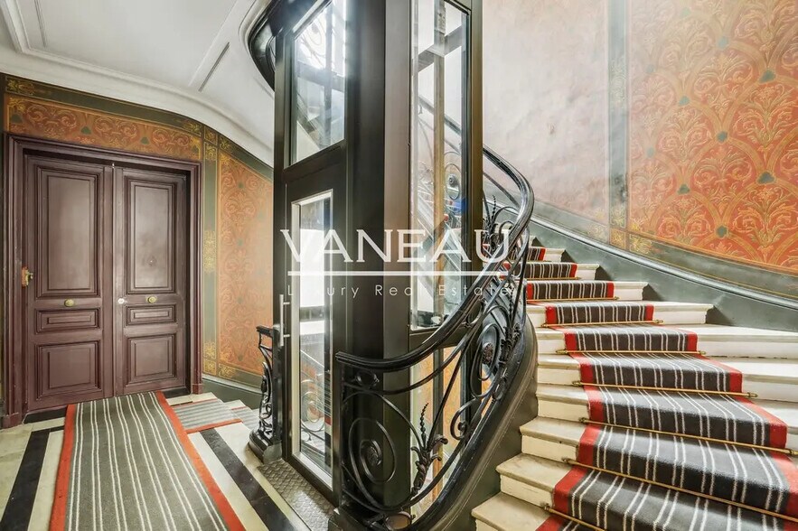 Bureau dans Paris à vendre - Photo du bâtiment - Image 2 de 10