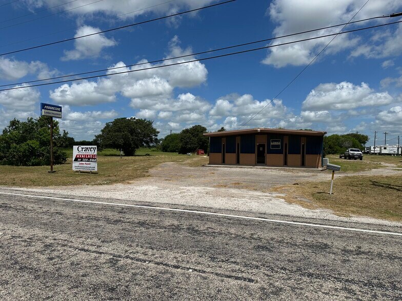 2165 N US Highway 77, Robstown, TX à vendre - Photo du bâtiment - Image 1 de 4