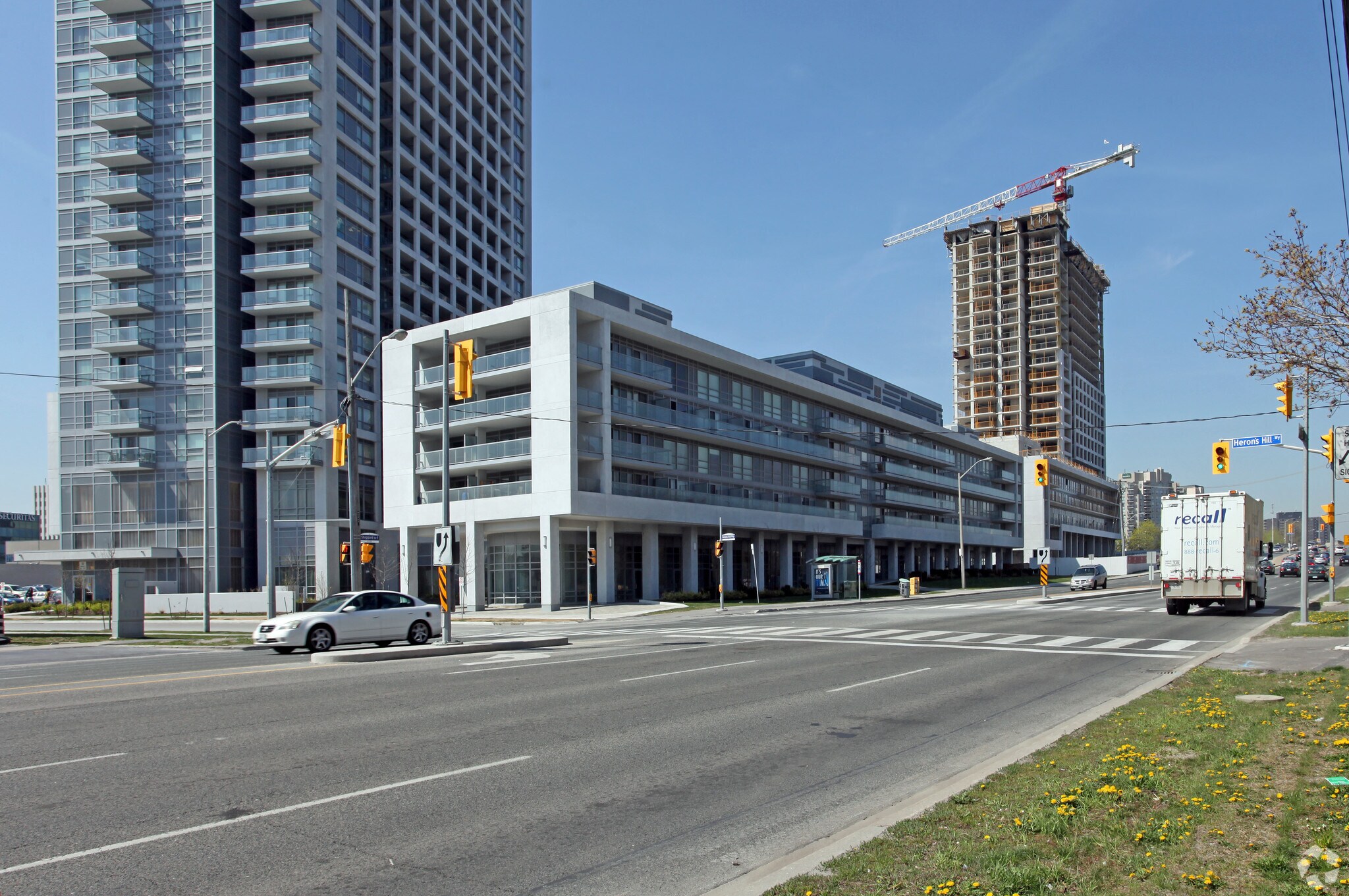 2035 Sheppard Ave E, Toronto, ON à vendre Photo principale- Image 1 de 1