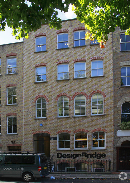 18 Clerkenwell Clos, London à louer - Photo principale - Image 1 de 13