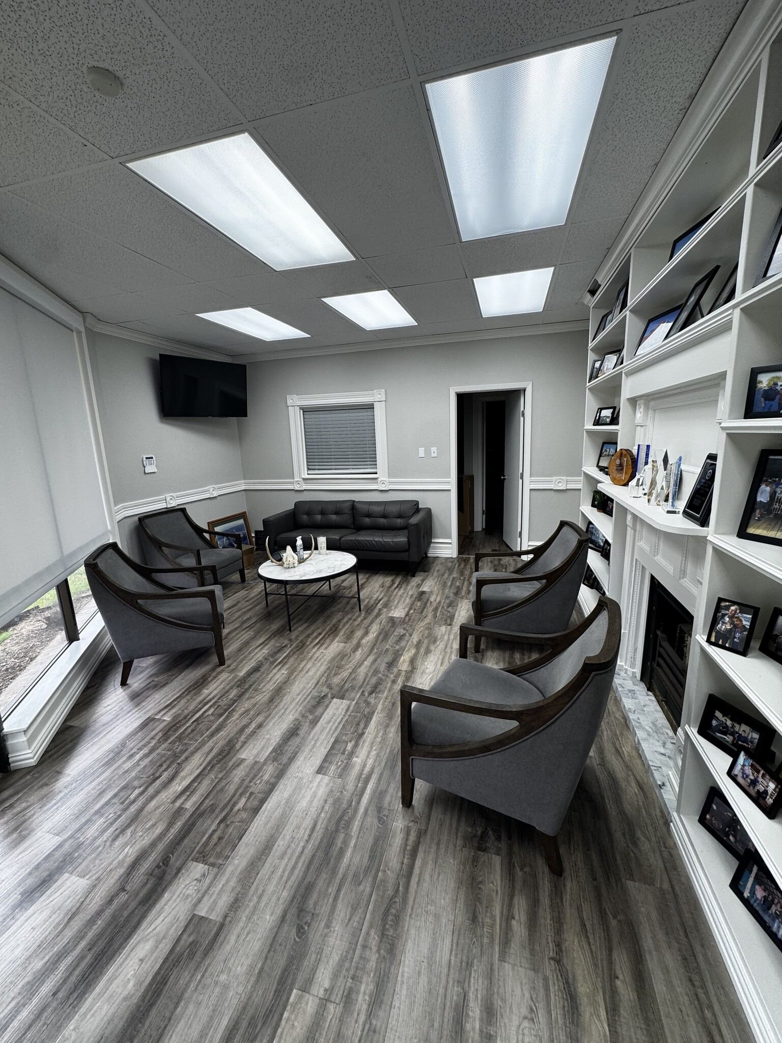 406 W Brin St, Terrell, TX for lease Interior Photo- Image 1 of 4