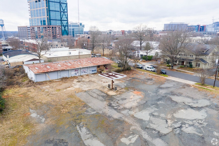 2132 Hawkins St, Charlotte, NC à louer - Photo du bâtiment - Image 2 de 3