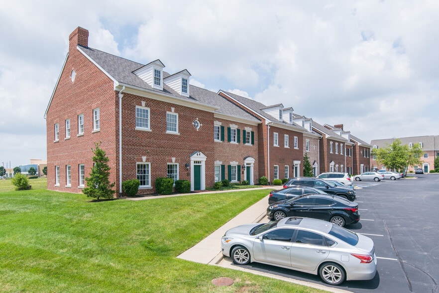 1795 Alysheba Way, Lexington, KY à vendre - Photo du bâtiment - Image 3 de 11