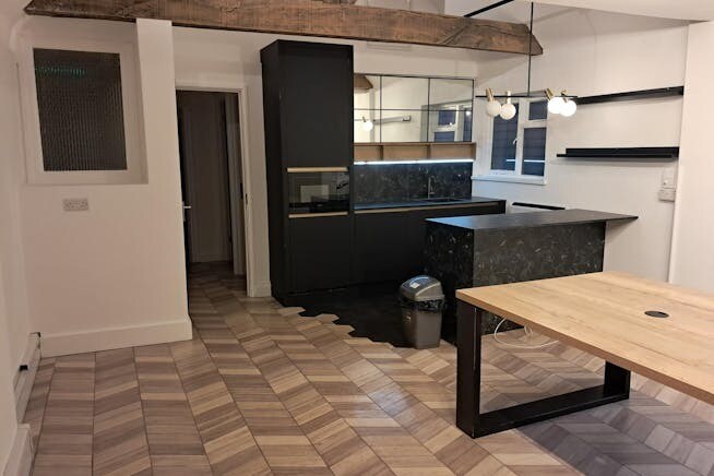 53-59 Peach St, Wokingham, BKS RG40 1XP - Unité 59 &59a -  - Photo intérieure - Image 2 of 5