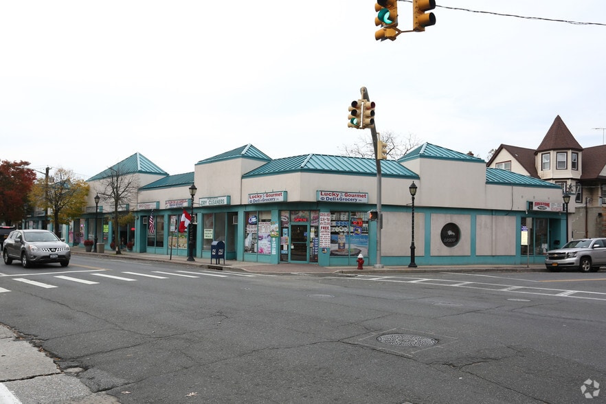 2 Centre Ave, East Rockaway, NY for lease - Primary Photo - Image 1 of 21