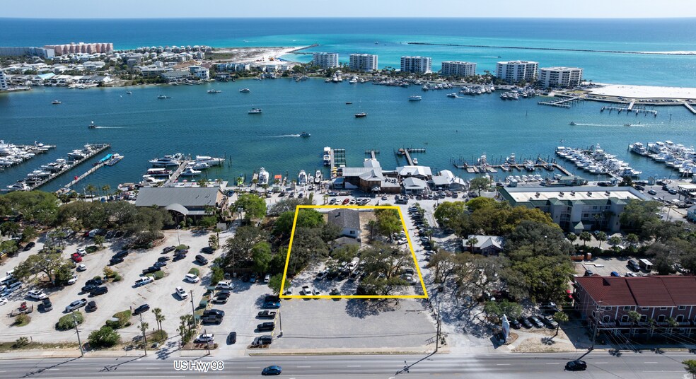 302 Harbor Blvd, Destin, FL à louer - Photo du bâtiment - Image 1 de 11