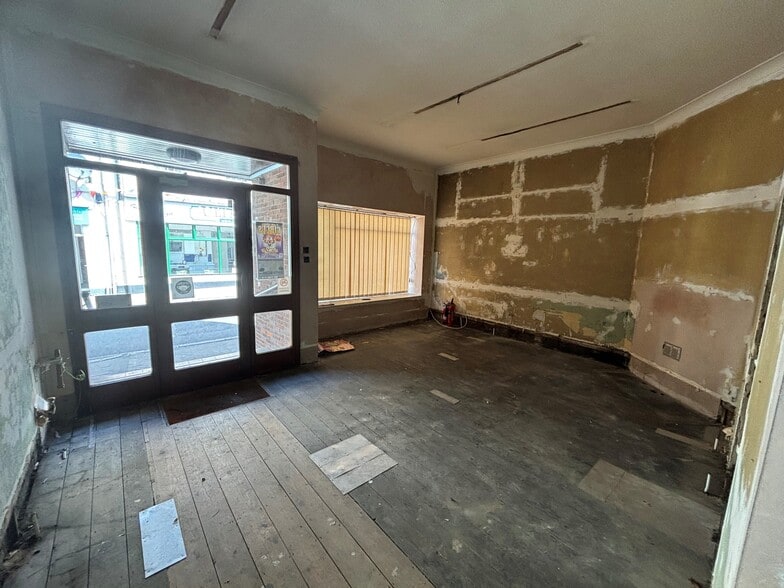 20 Bridge St, Leighton Buzzard for lease - Building Photo - Image 2 of 10