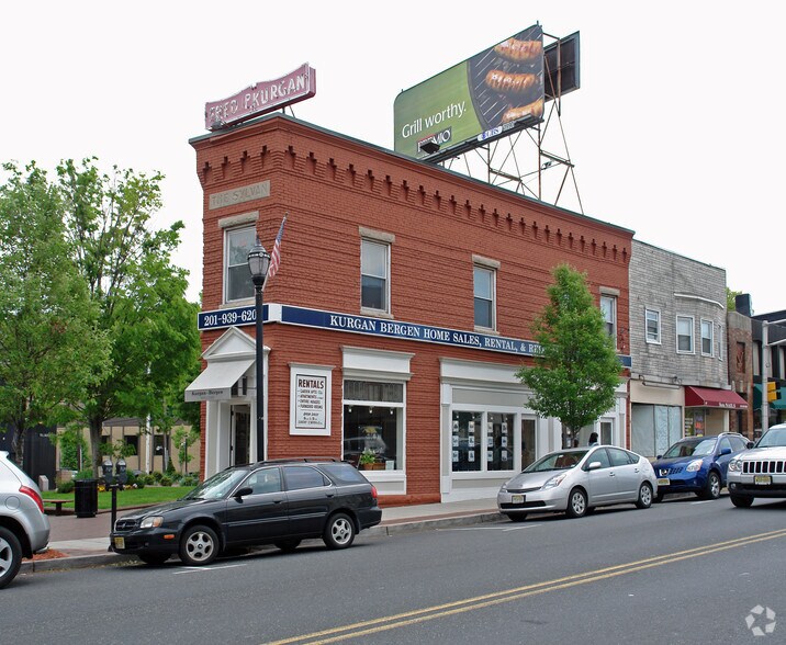 2 Sylvan St, Rutherford, NJ for lease - Primary Photo - Image 1 of 3