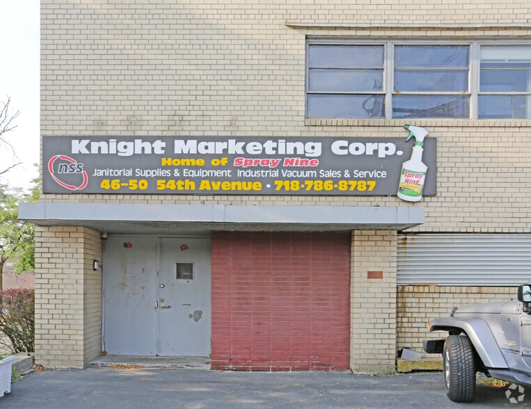 4635 54th Rd, Flushing, NY à louer - Photo du bâtiment - Image 2 de 7