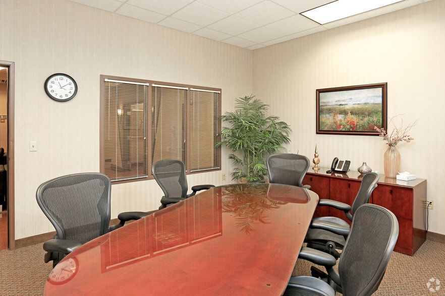 1500 McAndrews Rd W, Burnsville, MN à louer - Photo intérieure - Image 3 de 25