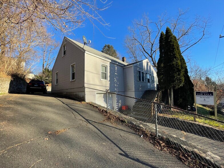 80 Niagara St, Waterbury, CT for sale - Building Photo - Image 1 of 28